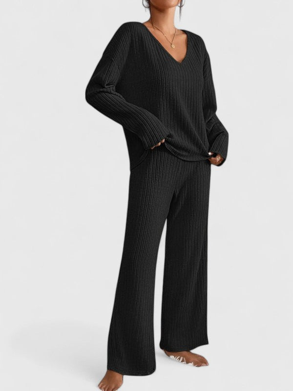 Angeline | Comfortable Set | V-Neck Sweater and Wide-Leg Ribbed Pants