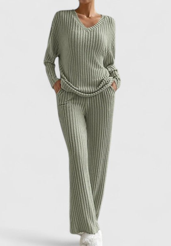 Angeline | Comfortable Set | V-Neck Sweater and Wide-Leg Ribbed Pants
