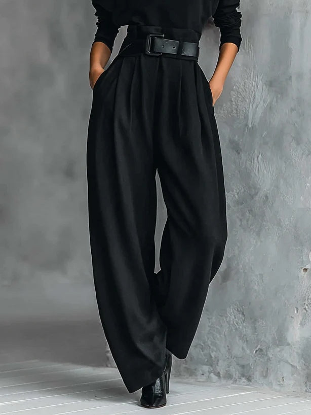 All-black turtleneck long sleeve T-shirt and straight pants two-piece set (including belt)