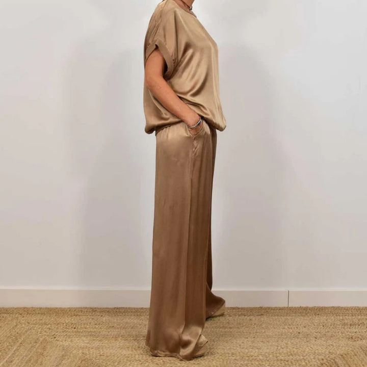 Rita | Elegant Two-Piece Set | Flowing Blouse and Wide-Leg Pants