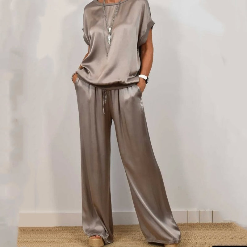 Rita | Elegant Two-Piece Set | Flowing Blouse and Wide-Leg Pants